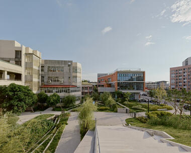 Galeria de Biblioteca Pública Shangfeng e Ginásio Escolar / David Hong Architects  - 1
