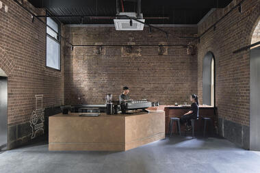 ULA Cafe / SuiL