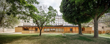 木与夯土幼儿园 / Atelier Régis Roudil Architectes
