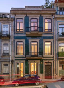 Jardins do Porto Hotel Boutique / Pedra Líquida
