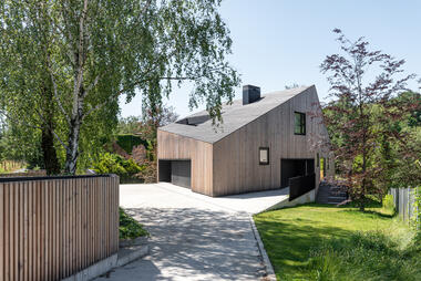 Broken Down House in Poznan / Ultra Architects