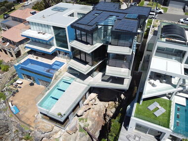 Ravine House / ROAr