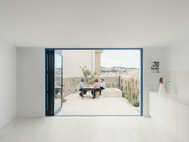 Casa Gozona / Isla Architects + Mori Meana Architecture