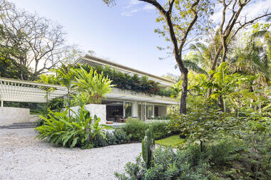 Casa Azucar / Studio Saxe