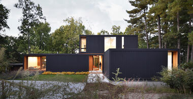 Galeria de Casa Spring Harbor / Johnsen Schmaling Architects  - 2
