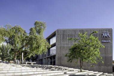 Centro de Atención al Vecino / Gubbins Arquitectos, Polidura + Talhouk Arquitectos