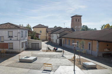 Nueva plaza del Ayuntamiento en Mansilla Mayor / Ocamica Tudanca arquitectos