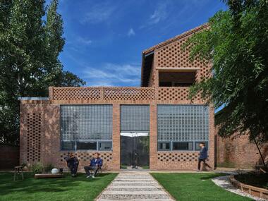 Glass Brick Dwelling in Bayi Village / XAUAT
