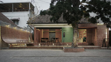Mutu Loka Cafe / Aaksen Responsible Aarchitecture