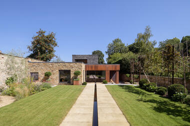 Hushh House  / Elliott Architects