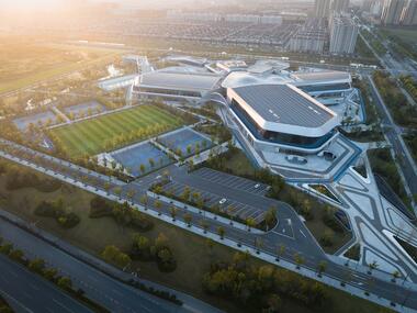 桐乡市全民健身中心暨李宁体育园  / 柏涛建筑设计