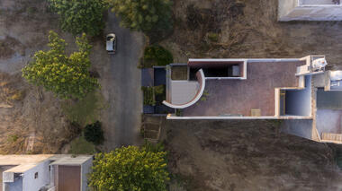 Gallery of Perennial House / Sifti Design Studio  - 18