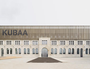 奥伦库尔图尔巴恩霍夫文化中心 / a+r Architekten 