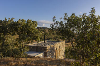 Vacation Garden With a Room / Alexandros Fotakis + Nicoletta Caputo