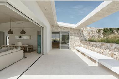 Casa Cavero / Miguel Olazabal Arquitectos