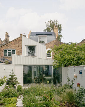 Gallery of White Patio House / Pashenko Works  - 6