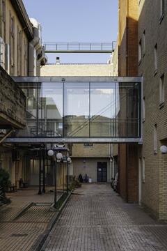Passagem Aérea IPO / Branco del Río, Arquitectos