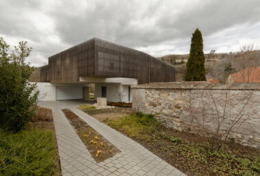 Family House Hlubocepy / RO_AR Szymon Rozwalka architects