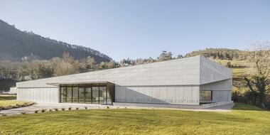 Centro del Arte Rupestre de Cantabria / Sukunfuku Studio