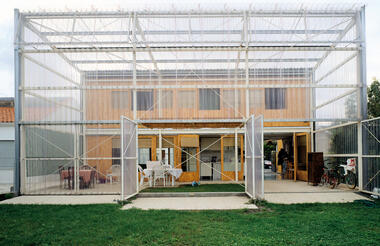 Galeria de Translucidez e materiais aparentes: breve análise das soluções de Lacaton & Vassal  - 6