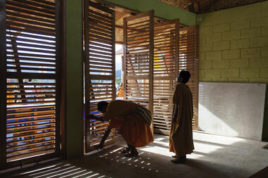 Gallery of School in Chuquibambilla / AMA + Bosch Arquitectos  - 4