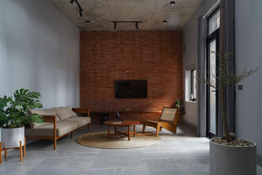 Gallery of Small Brick House / Tung Nguyen Architects  - 10