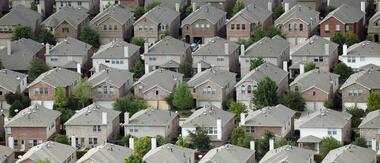 Edificios, comunidades, ciudades:  Reimaginando el sueño americano a través de la arquitectura