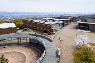Biblioteca Katsura na Universidade de Quioto / Waro Kishi + K.ASSOCIATES/Architects