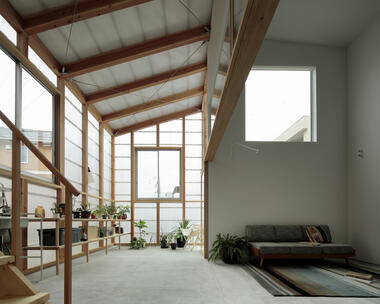 Inner Garden House / Takanori Ineyama Architects