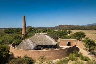 The Clay Pavillion / Alvaro Siza + BAAQ'
