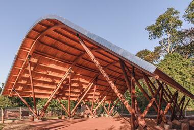 TAKUAPÍ Covered School Patio / MASS Arquitectos - Pintaluba + Kuhn 