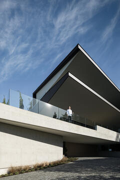 画廊 两片屋檐，飞檐宅 / Mcleod Bovell Modern Houses  - 2