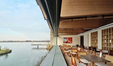 Interior Design of Boatyard Hotel Interiors / WJ STUDIO