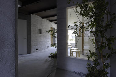 Hostal Bokuyado Nishijin / td-Atelier + ENDO SHOJIRO DESIGN
