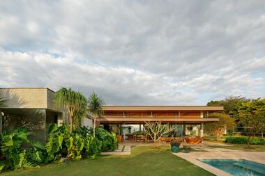 Mangabas Residence / Reinach Mendonça Arquitetos Associados