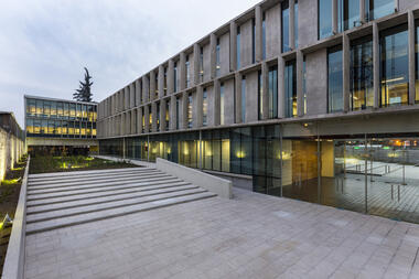 Edificio institucional del Ministerio chileno de Vivienda y Urbanismo / Carreño Sartori Arquitectos