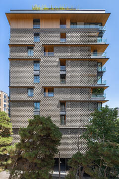 Aria Residential Building / Pargar Architecture and Design Studio