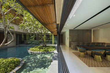 Galeria de Água no design de interiores: 18 projetos que incorporam a água em seus espaços  - 11