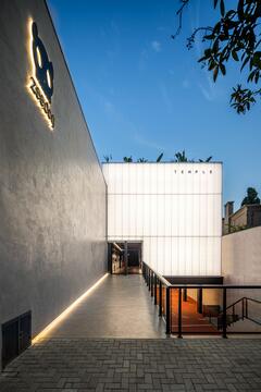 Gallery of Zee Dog Temple Store / B.co Arquitetura + Bel Lobo + Cajoo Studio  - 7