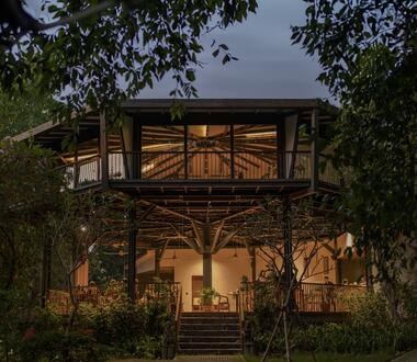 The Octagon Restaurant and Workspace / Stilt Studios