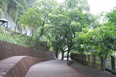 Gallery of The Dark Line Path / mICHELLE & mIQUEL + dAVISION  - 4