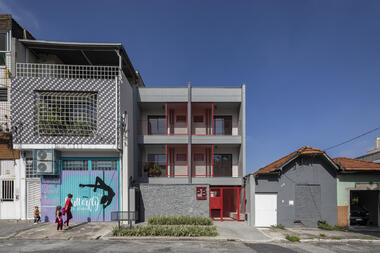 Edifício PB 420 / TAJ Arquitetos