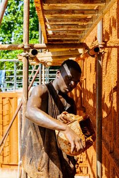 Galería de Explorando el material local en la arquitectura contemporánea: PWDC transforma las superficies de los edificios en Nigeria  - 14
