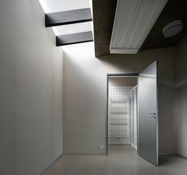 Gallery of Technical Services Base Lysolaje / PROGRES ARCHITEKTI  - 16