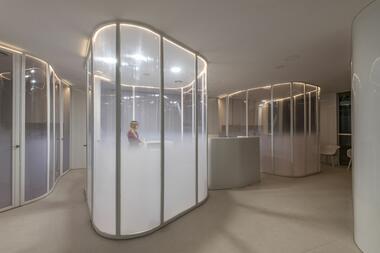 Centro veterinario Rosvet / VIDA Arquitectura