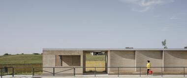 Locker Rooms Pavilion / Liangliang Chen + Sergio Mota