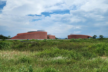 Binus Edupark Semarang / Denton Corker Marshall