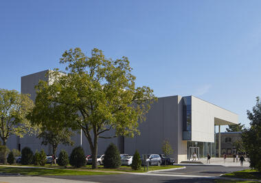 The McGrath Family Performing Arts Center / Krueck Sexton Partners