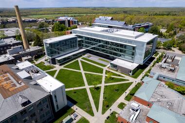 Galería de Universidad de Rhode Island, Centro Fascitelli de Ingeniería Avanzada / Ballinger  - 7