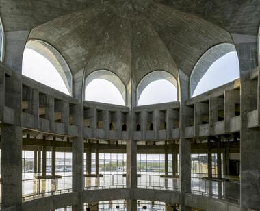 秩序城堡，Sanand 工厂 / Studio Saar